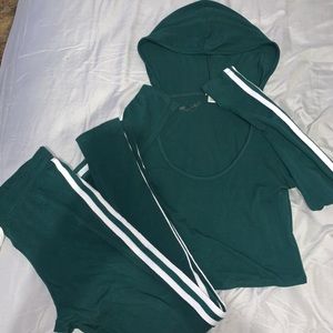 2 piece athletic wardrobe